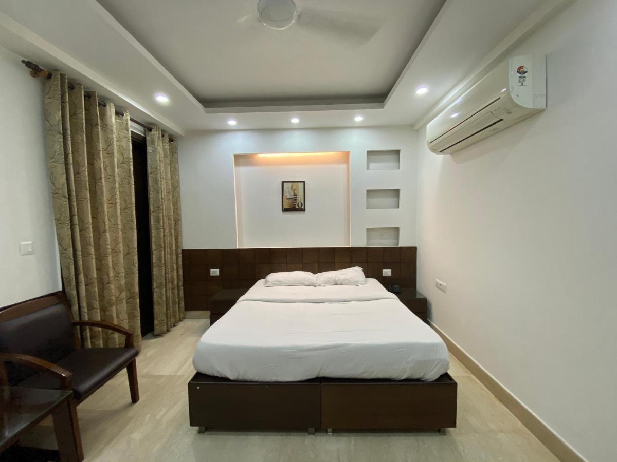 Sheesh Mahal Bed & Breakfast Ню Делхи Екстериор снимка